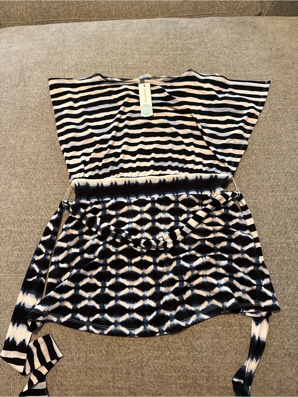 41 Hawthorn Stitch Fix NWT Navy Mixed Print Tie Waist Top Small